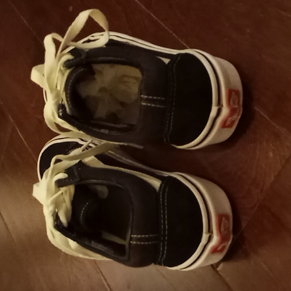 Vans classic low top sneaker - Picture 3 of 5